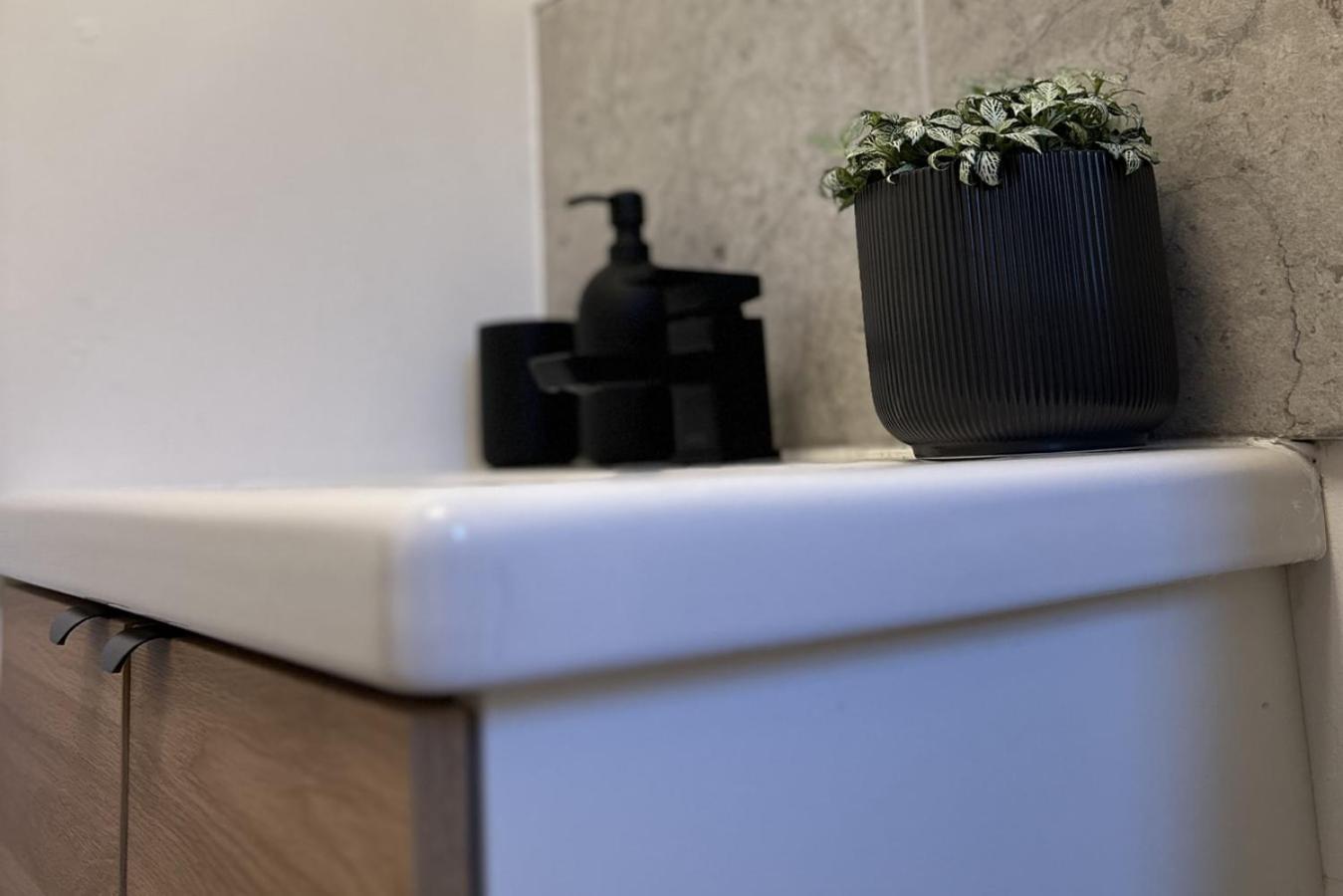 Cosy 1Bd Getaway Perfect For Couples Stamford Apartment Екстериор снимка
