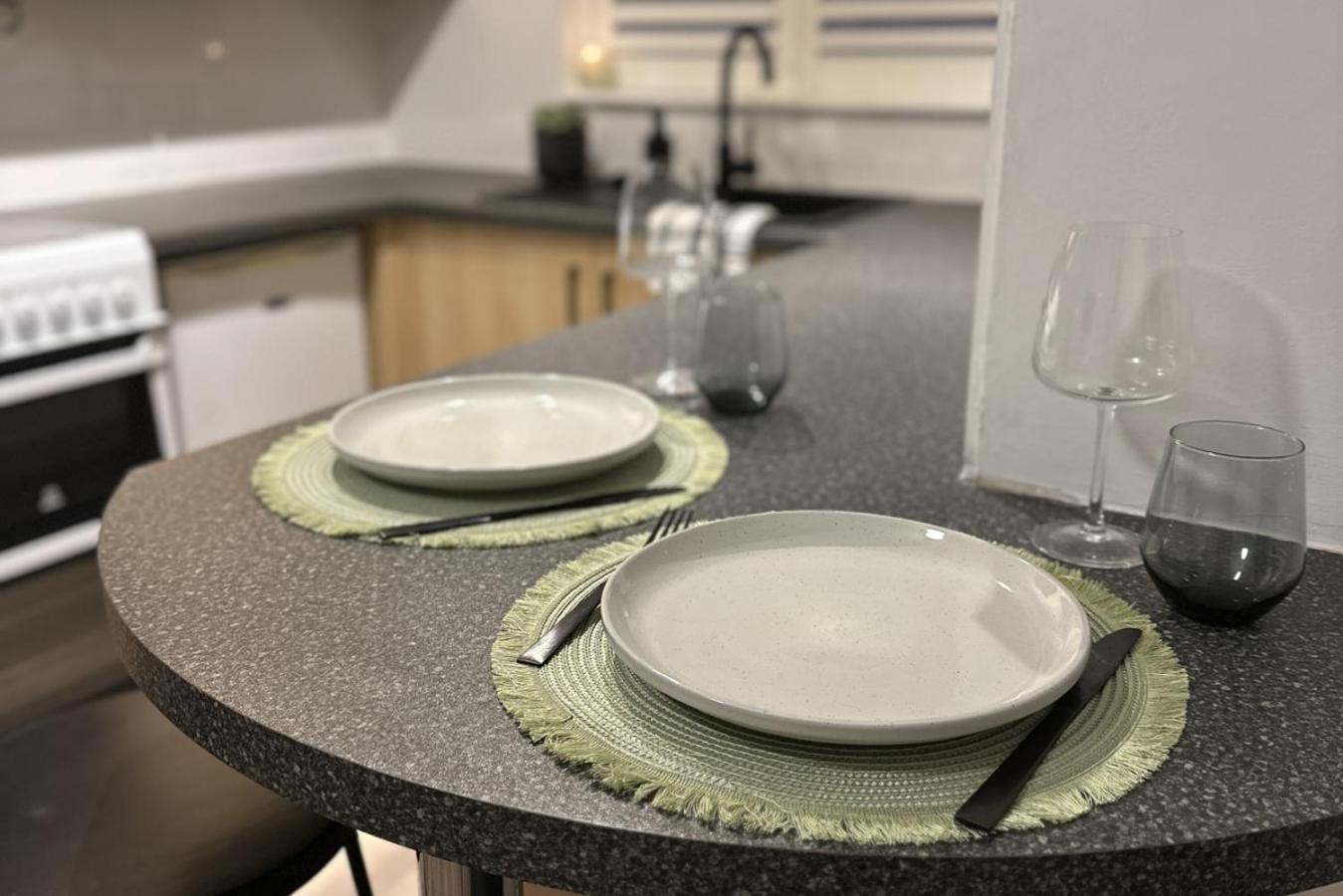 Cosy 1Bd Getaway Perfect For Couples Stamford Apartment Екстериор снимка