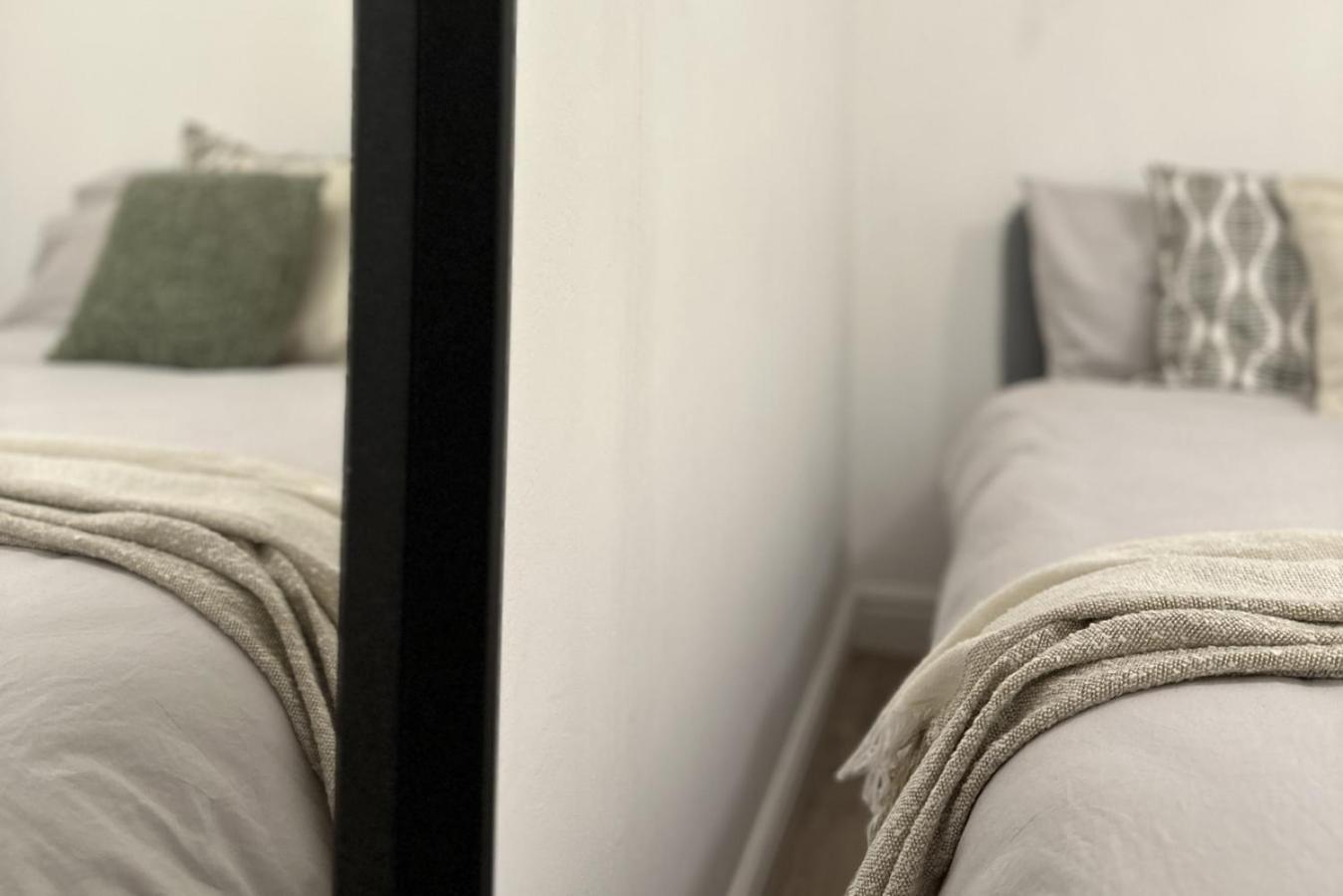 Cosy 1Bd Getaway Perfect For Couples Stamford Apartment Екстериор снимка